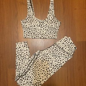Balance Athletica Snow Leopard